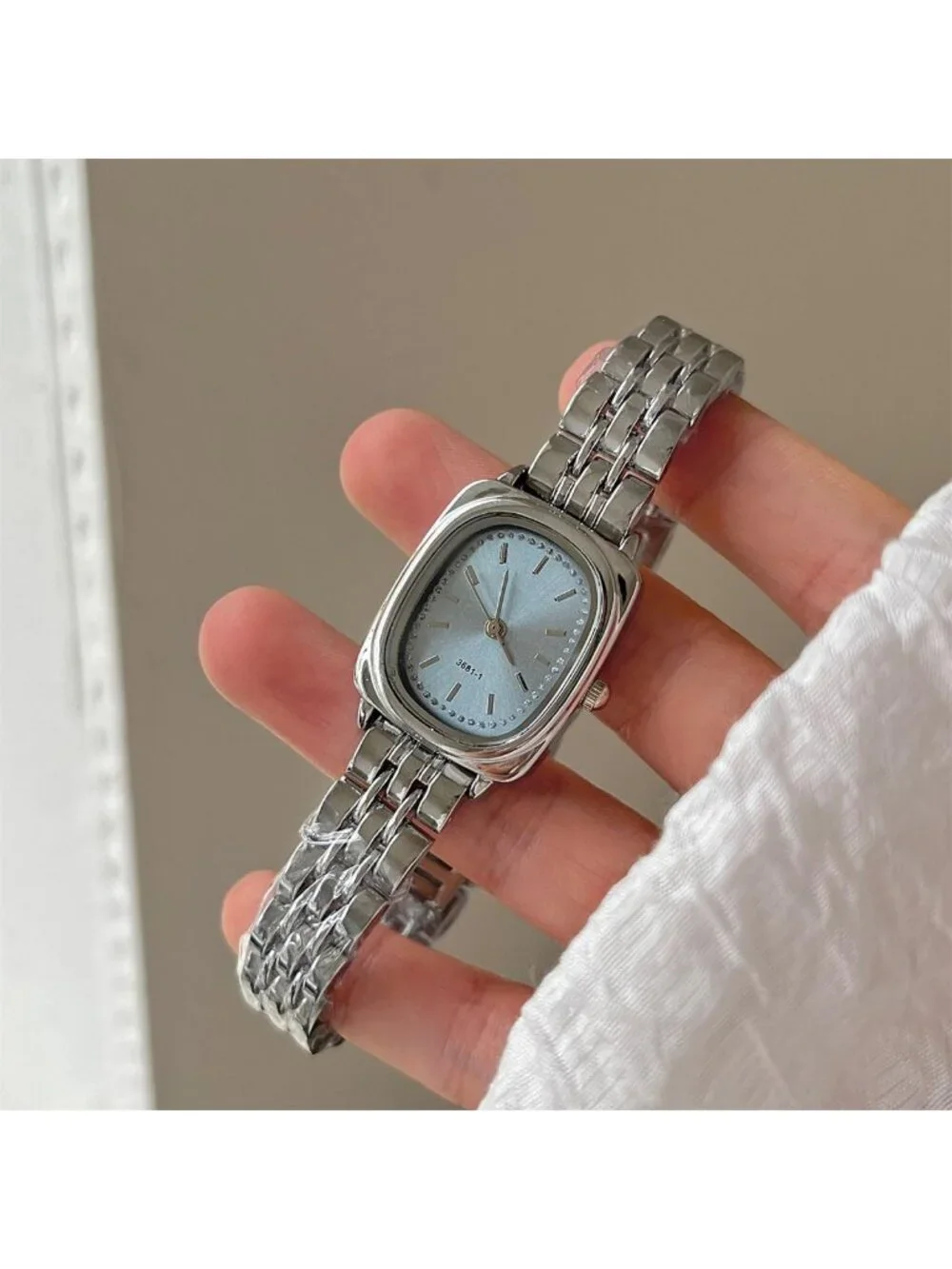 Women's Blue Dainty Casual Simple Fashionable Bracelet Analog Quartz Wrist Watch